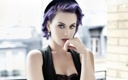 Katy Perry in news for her denied trademark of Left Shark design