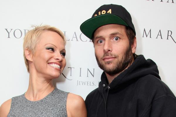 Pam Anderson Scores $1 Mil after settlement for Divorce with Rick Salomon
