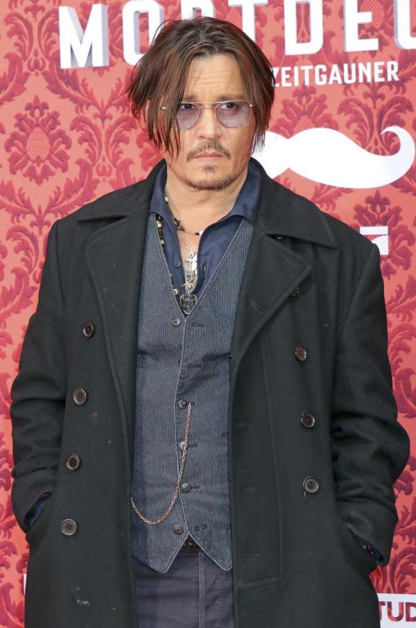 The outrageous rock star look of Johnny Depp